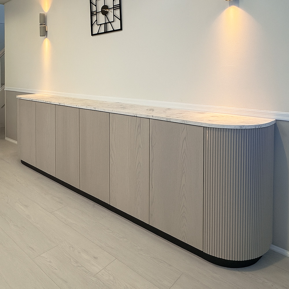 リブデザインのリビングボード